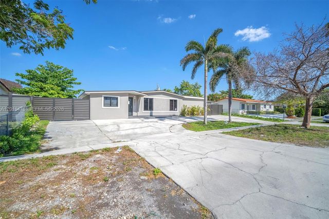 17911 NW 82nd Ave, Hialeah, FL 33015