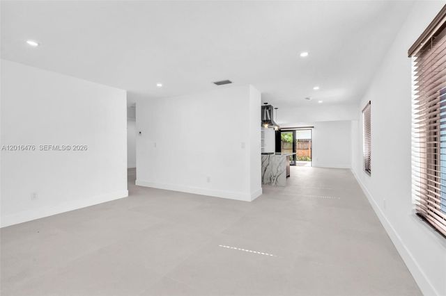 17911 NW 82nd Ave, Hialeah, FL 33015