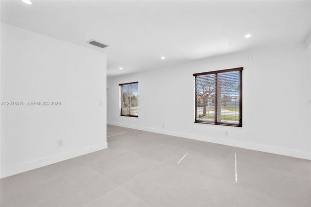 17911 NW 82nd Ave, Hialeah, FL 33015