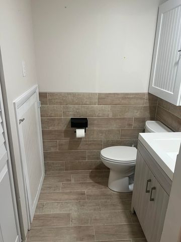 2318 Waterside Drive, Lake Worth, FL 33461