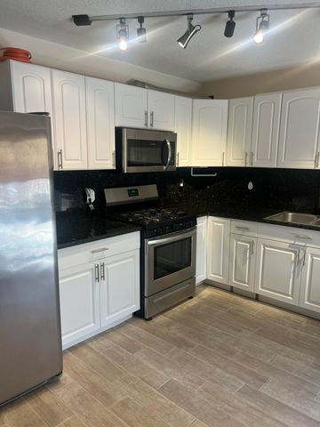 2318 Waterside Drive, Lake Worth, FL 33461