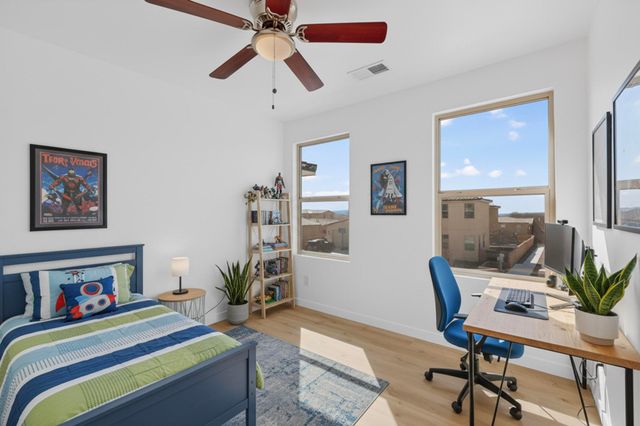 2645 Kates Way, Santa Fe, NM 87507