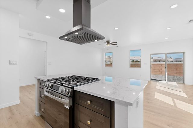 2645 Kates Way, Santa Fe, NM 87507