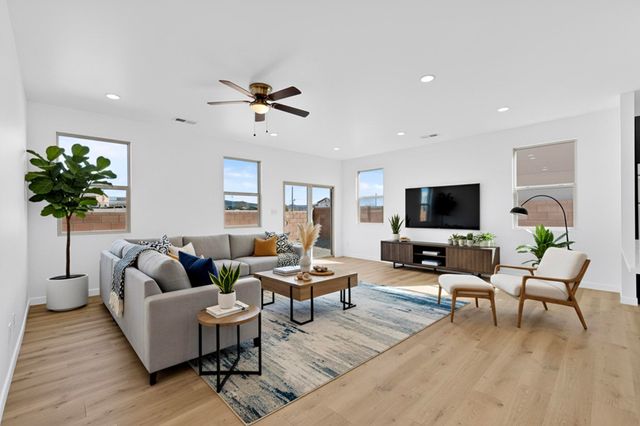 2645 Kates Way, Santa Fe, NM 87507