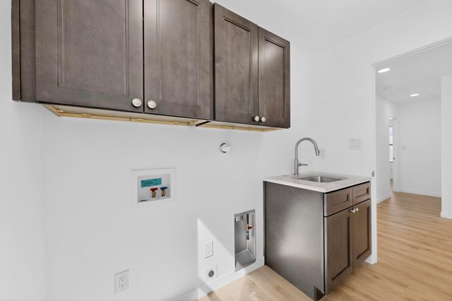 2645 Kates Way, Santa Fe, NM 87507