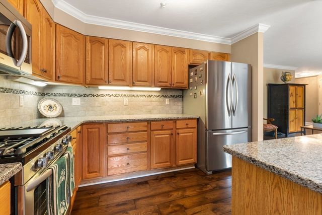 121 Revere St G, Canton, MA 02021