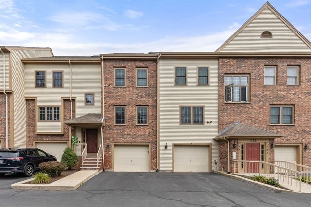121 Revere St G, Canton, MA 02021