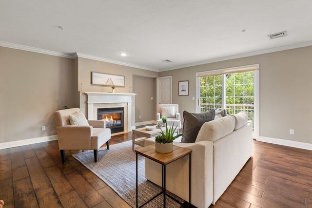 121 Revere St G, Canton, MA 02021