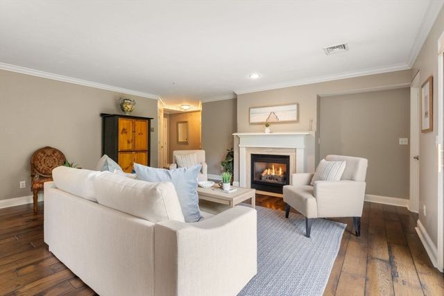121 Revere St G, Canton, MA 02021