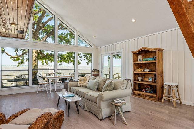 513 Winding Shore Drive, Tool, TX 75143
