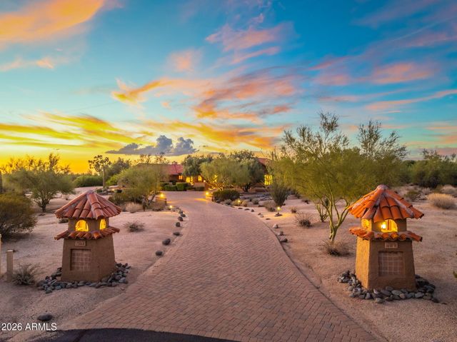 23660 N 84TH Place, Scottsdale, AZ 85255