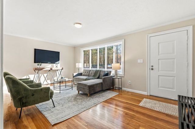 500 Franklin St, Wrentham, MA 02093