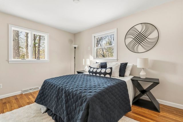 500 Franklin St, Wrentham, MA 02093