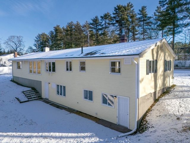 500 Franklin St, Wrentham, MA 02093