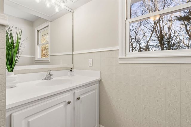 500 Franklin St, Wrentham, MA 02093