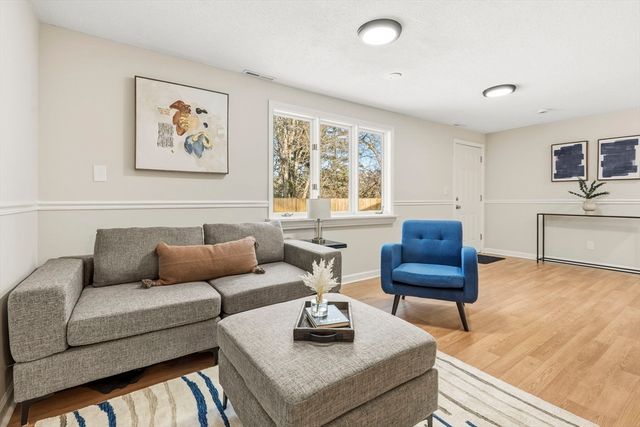 500 Franklin St, Wrentham, MA 02093