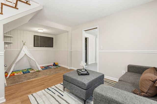 500 Franklin St, Wrentham, MA 02093