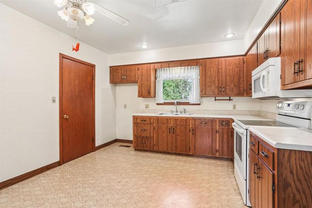 1124 WISCONSIN COURT, Appleton, WI 54911