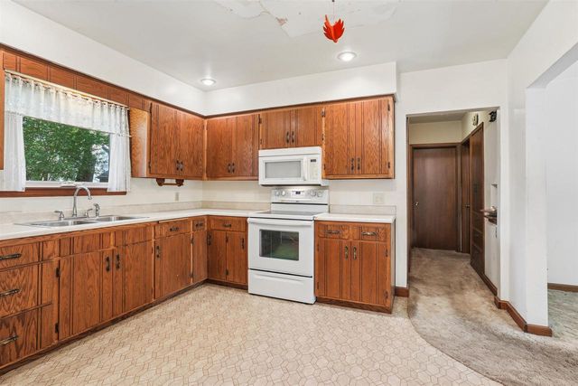 1124 WISCONSIN COURT, Appleton, WI 54911