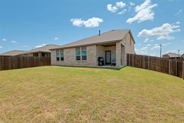 2303 Peregrine Way, Crandall, TX 75114
