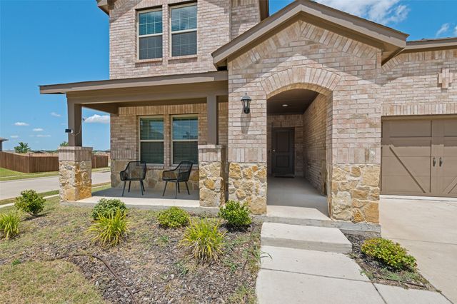 2303 Peregrine Way, Crandall, TX 75114