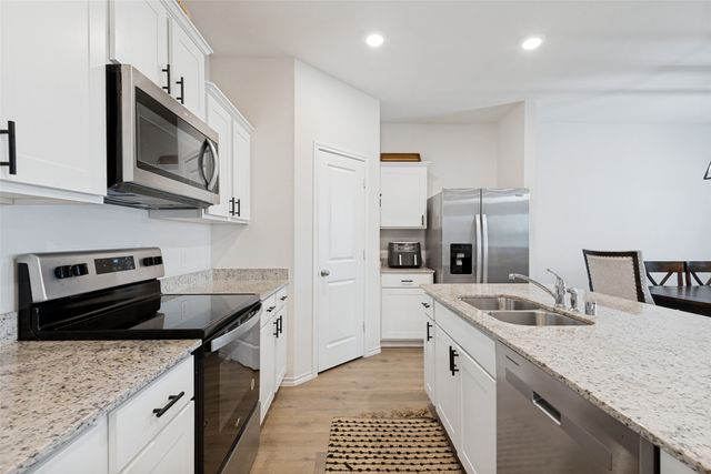 2303 Peregrine Way, Crandall, TX 75114