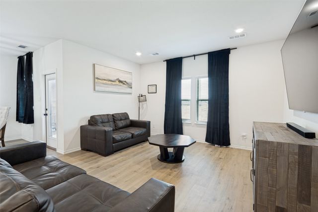 2303 Peregrine Way, Crandall, TX 75114