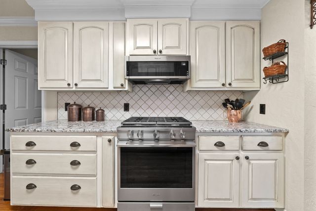 1844 Hogue Rd, Clarksville, TN 37040