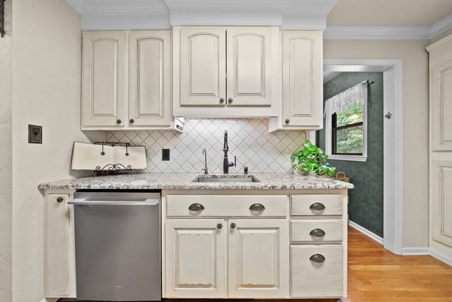 1844 Hogue Rd, Clarksville, TN 37040
