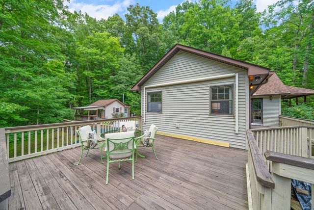 1844 Hogue Rd, Clarksville, TN 37040