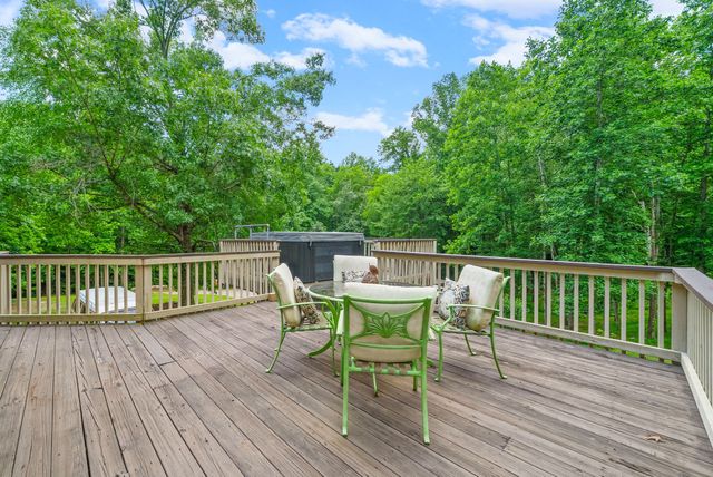 1844 Hogue Rd, Clarksville, TN 37040