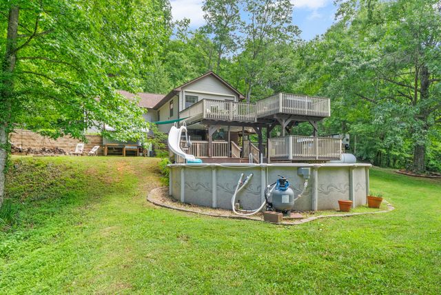 1844 Hogue Rd, Clarksville, TN 37040