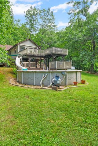 1844 Hogue Rd, Clarksville, TN 37040