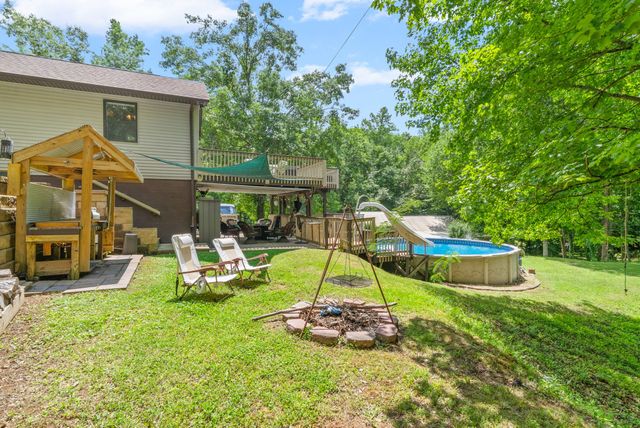 1844 Hogue Rd, Clarksville, TN 37040