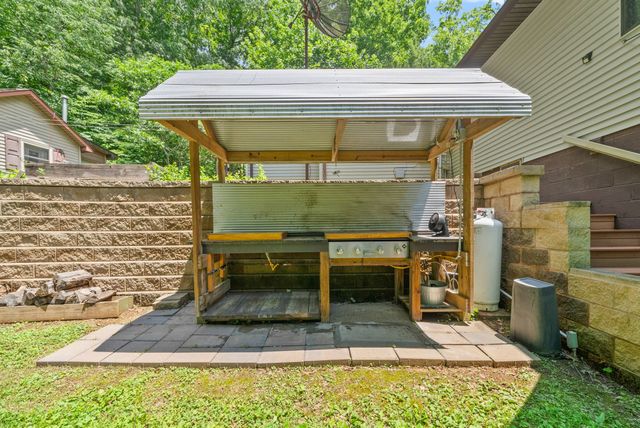 1844 Hogue Rd, Clarksville, TN 37040