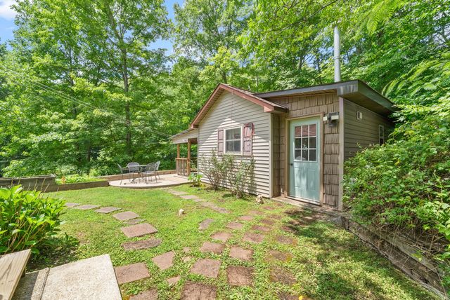 1844 Hogue Rd, Clarksville, TN 37040