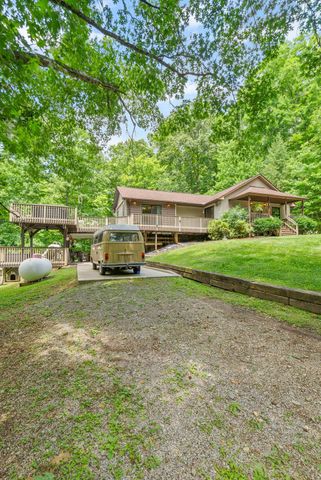 1844 Hogue Rd, Clarksville, TN 37040
