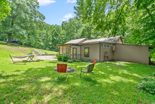 1844 Hogue Rd, Clarksville, TN 37040