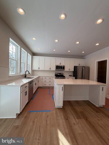 56 LAFAYETTE AVE, Voorhees, NJ 08043