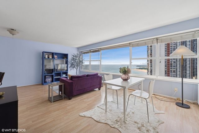 6157 N Sheridan Road 24H, Chicago, IL 60660