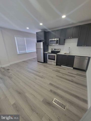 300 W KINGS HWY, Mount Ephraim, NJ 08059