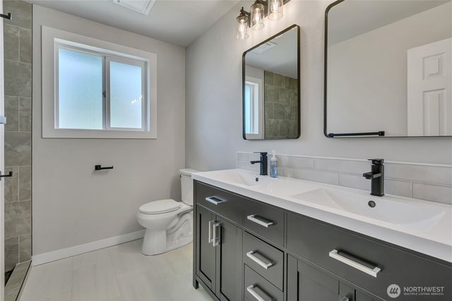 10528 25th Avenue E, Tacoma, WA 98445