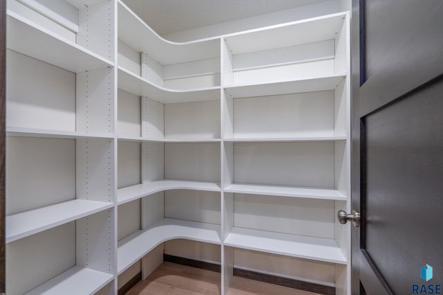 5507 W Liberator Cir Circle, Sioux Falls, SD 57107