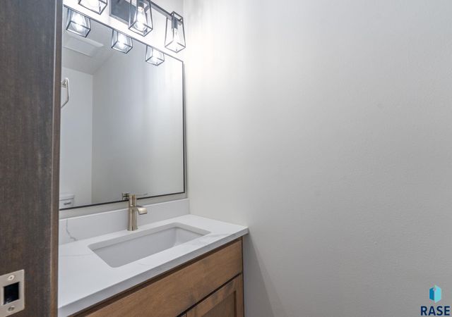 5507 W Liberator Cir Circle, Sioux Falls, SD 57107