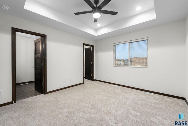 5507 W Liberator Cir Circle, Sioux Falls, SD 57107