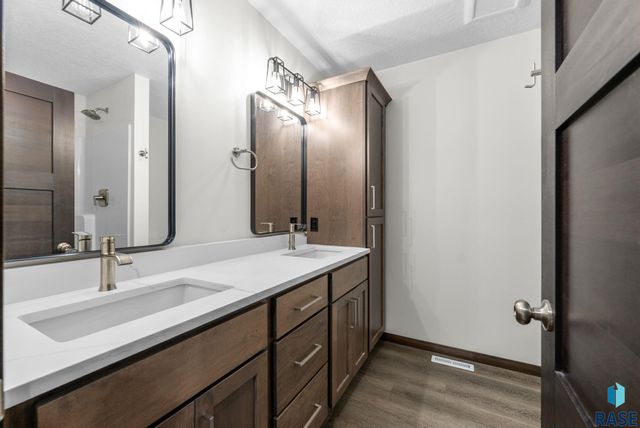 5507 W Liberator Cir Circle, Sioux Falls, SD 57107