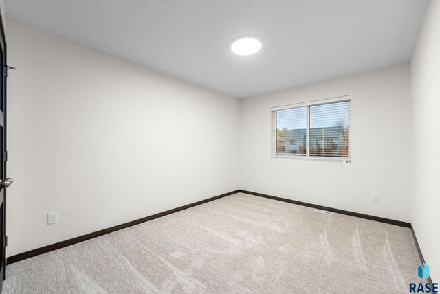 5507 W Liberator Cir Circle, Sioux Falls, SD 57107