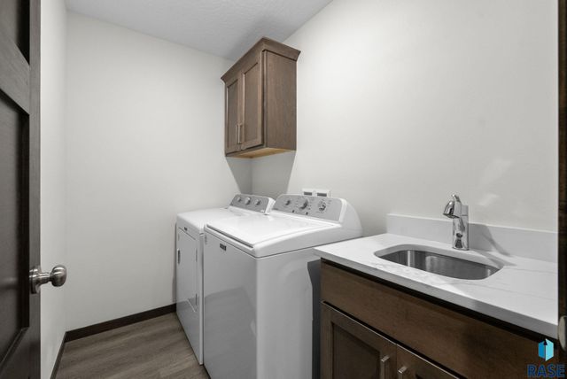 5507 W Liberator Cir Circle, Sioux Falls, SD 57107