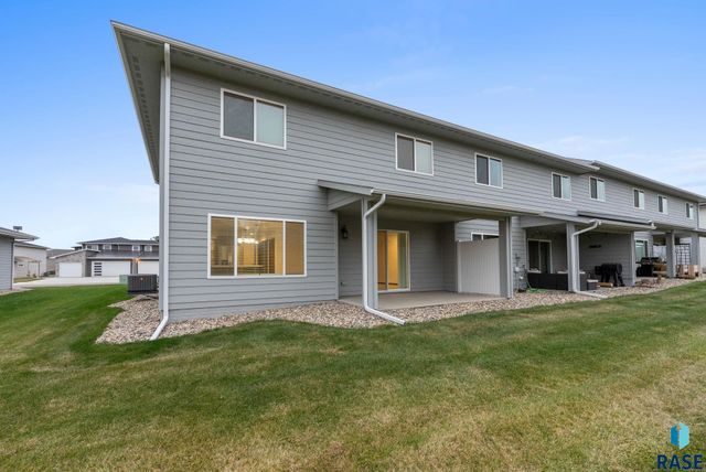 5507 W Liberator Cir Circle, Sioux Falls, SD 57107