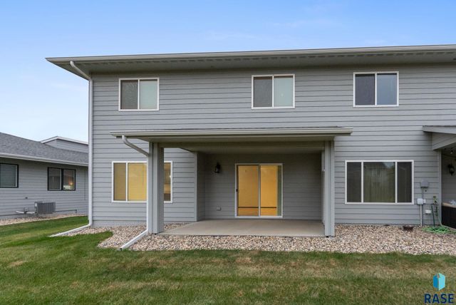 5507 W Liberator Cir Circle, Sioux Falls, SD 57107